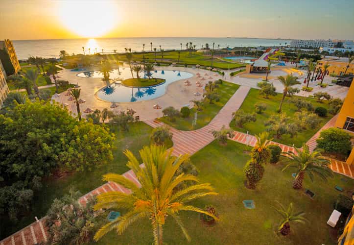 Vue Piscine, Mer  Nour Palace Resort et Thalasso